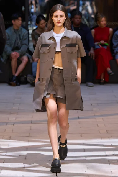 Look 50